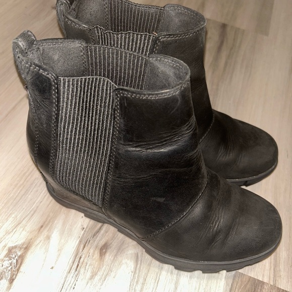Sorel Black platform Ankle Boots with Elastic Panels - Picture 1 of 8